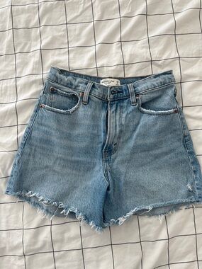 Abercrombie & Fitch Light Blue Frayed Denim Shorts- size 4